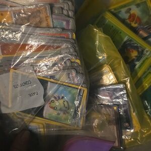 100 Pokemon Assorted Trading Cards Collection